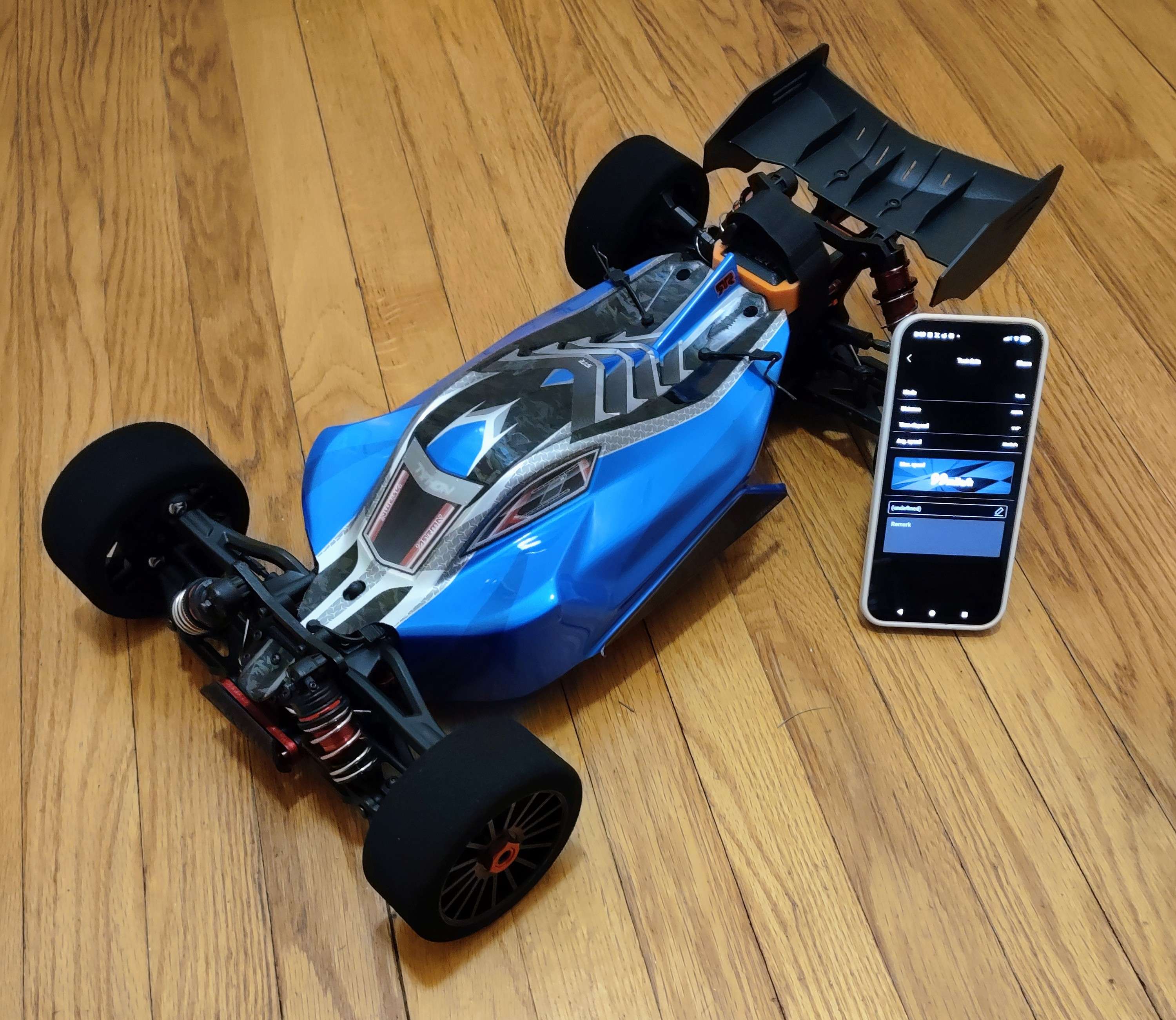 Arrma Typhon V5 6S run photo