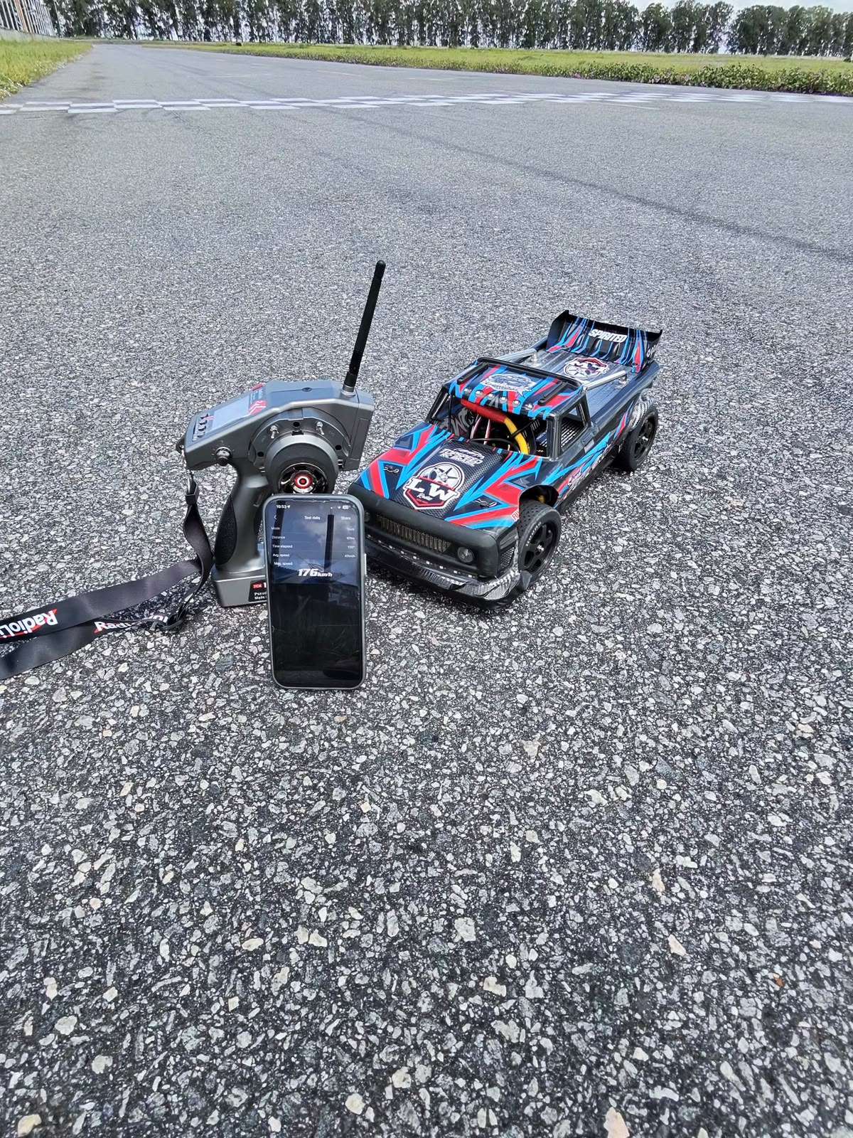 Wltoys 1/10 run photo
